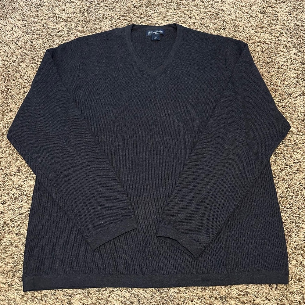 Brooks Brothers Men's V Neck 100% Merino Wool Sweater  XL EUC Dark Gray
